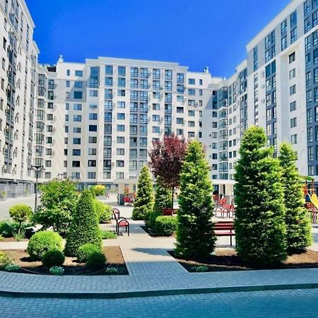Новая Квартира Vip Kischinau Exterior foto
