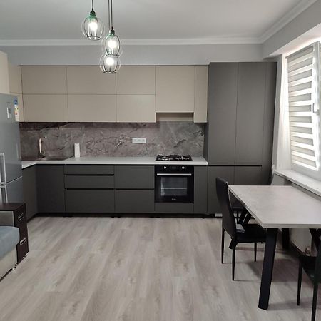 Новая Квартира Vip Kischinau Exterior foto